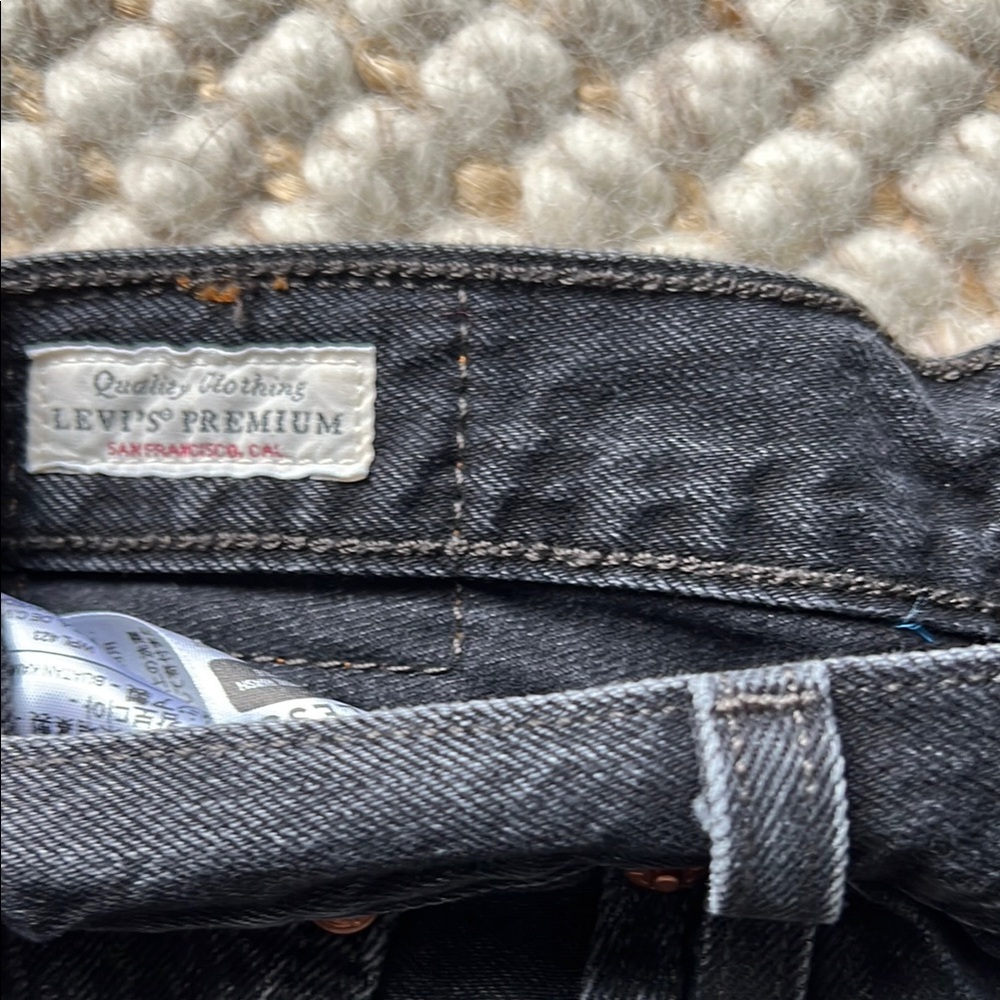 LEVIS 501 High Rise Original Fit - Picture 6 of 9